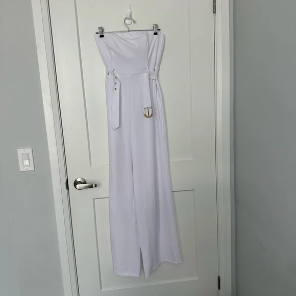 NWT Runaway the Label White Loxana Jumpsuit with Gold Belt - Size XS - Picture 2 of 14